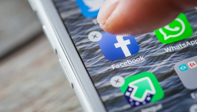 كيفية حذف حسابك على Facebook